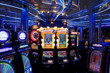 Multiplier climbs as your score increases Score multiplier display during active arcade gameplay
